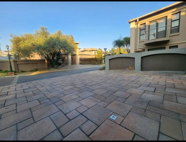 4 BEDROOM HOUSE FOR SALE IN SUNWARD PARK
